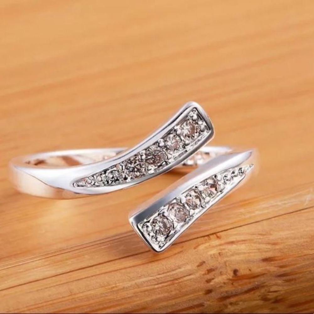 The Tibetan Bypass Ring adjustable w cubic zirconia